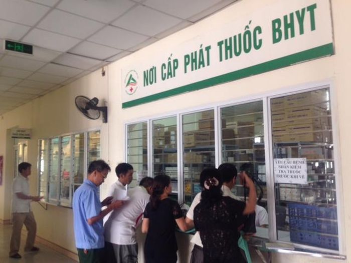 Cơ sở khám bệnh, chữa bệnh có trách nhiệm kiểm soát các nội dung liên quan đến chống chỉ định, tương tác và trùng lặp thuốc giữa các chuyên khoa, bảo đảm an toàn cho toàn bộ đơn thuốc. Ảnh: TB