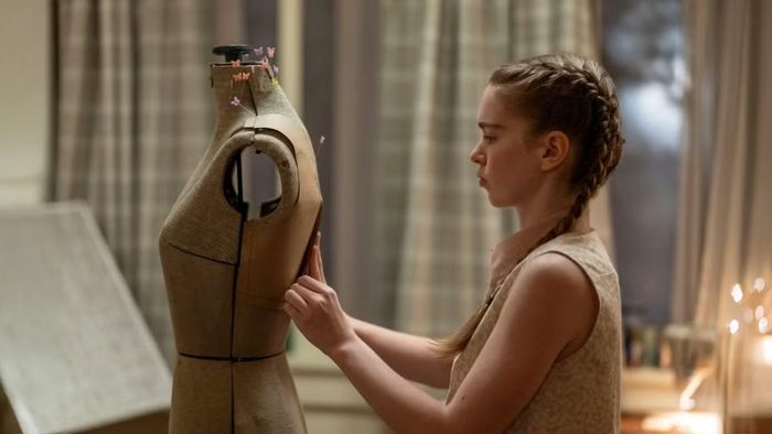  Bản mới của "Carrie" thêm vào yếu tố mạng xã hội để bắt kịp xu hướng thời đại. Ảnh: Prime Video 