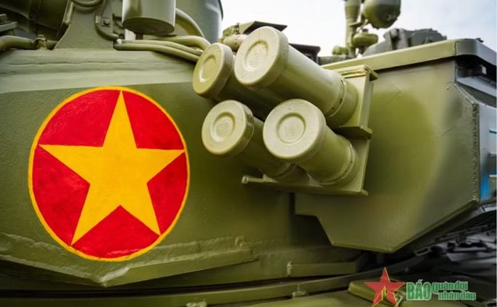 Xe tăng T-90S/SK vì thế không còn chỉ xuất hiện trong những thông tin chuyên ngành mà đã trở thành một trong những hình ảnh đại diện cho quá trình hiện đại hóa lực lượng Tăng thiết giáp.
