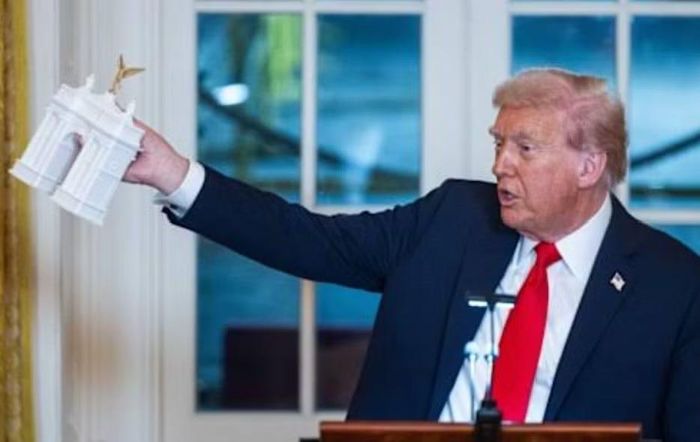 Khải hoàn môn là một phần trong loạt dự án mà ông Trump thúc đẩy nhằm thay đổi diện mạo Washington, cùng phòng khiêu vũ mới tại Nhà Trắng, cải tạo Hồ Phản chiếu Lincoln và tái phát triển sân golf East Potomac.