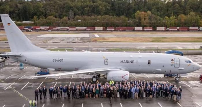 Trong hoạt động tại Philippines, P-8A phối hợp với USS Canberra và các tàu chiến của Nhật Bản, Ấn Độ, Philippines, Australia, Singapore, Brunei và New Zealand.