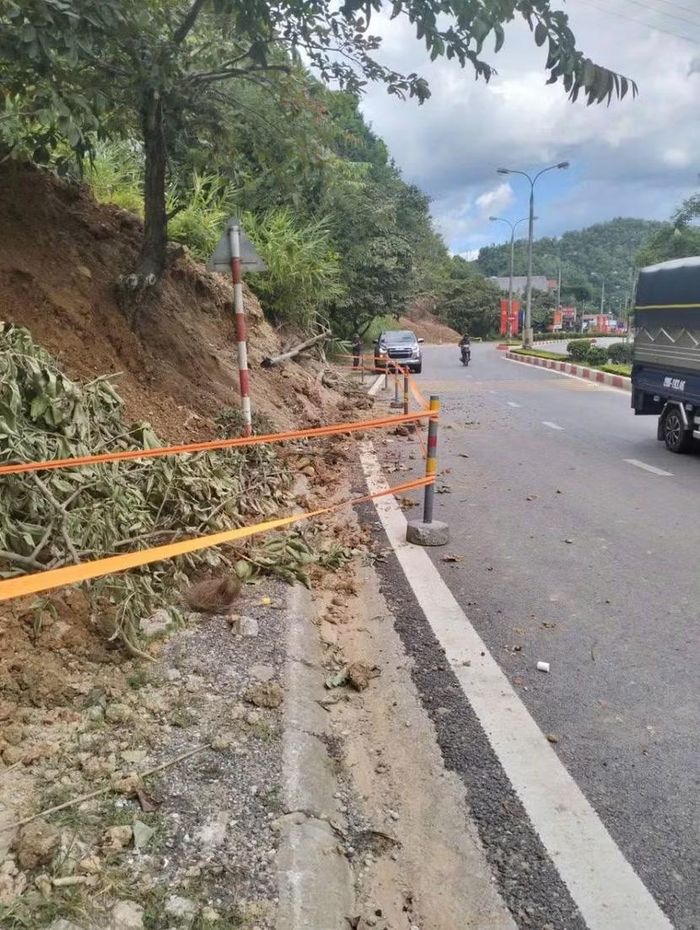 Một điểm sạt lở trên quốc lộ 3 qua Thái Nguyên