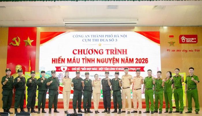 Phong trào hiến máu tình nguyện trở thành nét đẹp văn hóa, nhận được sự hưởng ứng nhiệt thành của đông đảo chiến sỹ Công an Hà Nội. Hơn 300 đơn vị máu thu về là kết quả từ sự nhiệt huyết và tinh thần vì cộng đồng của cán bộ, chiến sỹ Cụm thi đua số 3