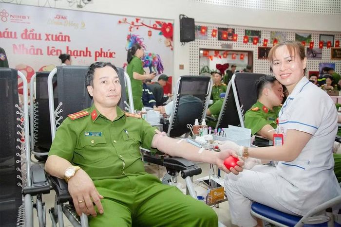 Trong nhiều năm qua, công tác hiến máu tình nguyện luôn là hoạt động trọng tâm, mang tính nhân văn sâu sắc của Công an TP Hà Nội
