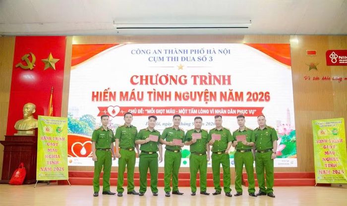 Mỗi giọt máu hiến tặng từ cán bộ, chiến sỹ Công an TP Hà Nội là một món quà hy vọng gửi tới cộng đồng