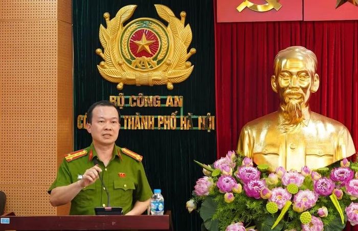 Đại tá Trần Thanh Tùng, Chánh Văn phòng Cơ quan Cảnh sát điều tra Công an Thành phố điều hành nội dung thảo luận