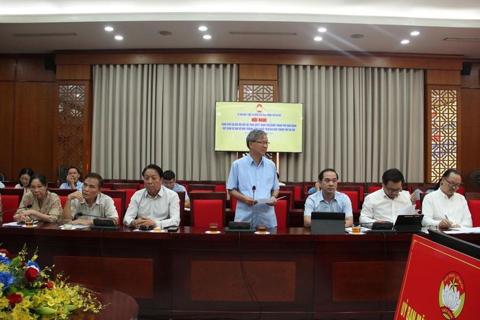 Các đại biểu đóng góp ý kiến tại hội nghị phản biện. Ảnh: PV