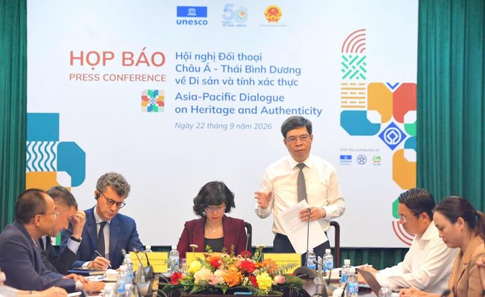 Ông Nguyễn Thanh Quang, Giám đốc Trung tâm Bảo tồn Di sản Thăng Long - Hà Nội thông tin tại họp báo.