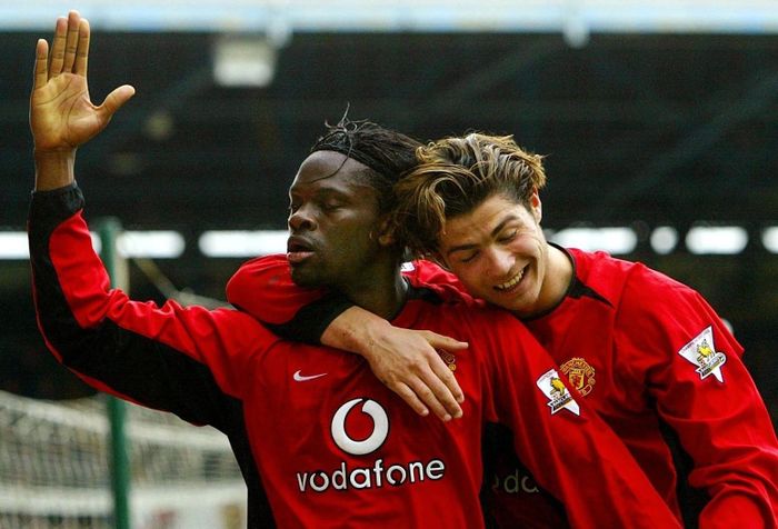 Saha là đồng đội với Ronaldo ở MU.