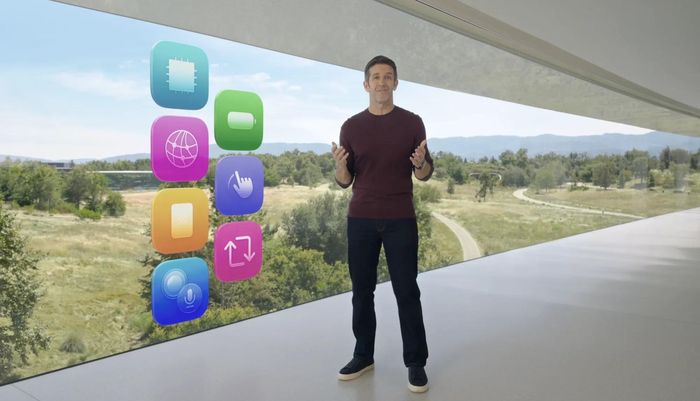  CEO John Ternus chia sẻ tầm nhìn về "trung tâm cá nhân thông minh". Ảnh: Apple. 