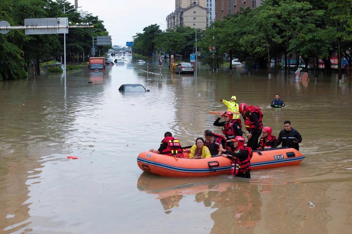 Lũ lụt tại tỉnh Phúc Kiến (Trung Quốc) ngày 4/9. Ảnh: Reuters.