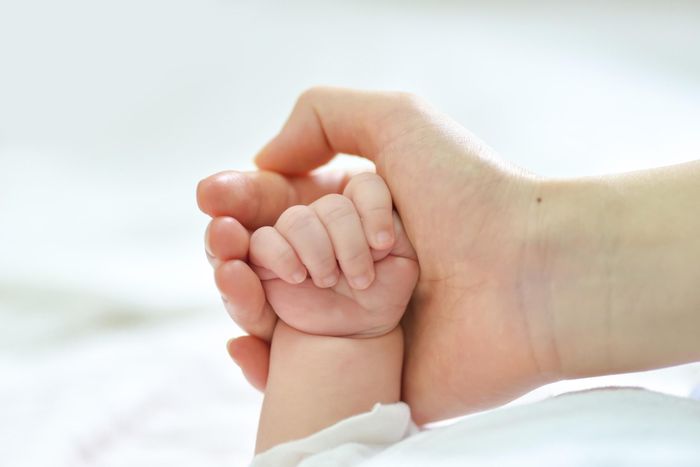 Kết hôn muộn đang đặt ra bài toán sức khỏe sinh sản đáng lưu tâm. Ảnh: Magnific.
