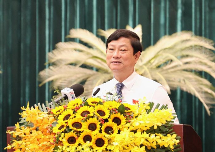 Chủ tịch HĐND TP.HCM Võ Văn Minh phát biểu bế mạc kỳ họp. Ảnh: Phan Anh.