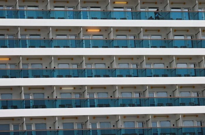  Du thuyền Costa Serena dài khoảng 290 m được sử dụng làm nơi lưu trú cho khoảng 4.000 thành viên các đoàn tham dự ASIAD. 