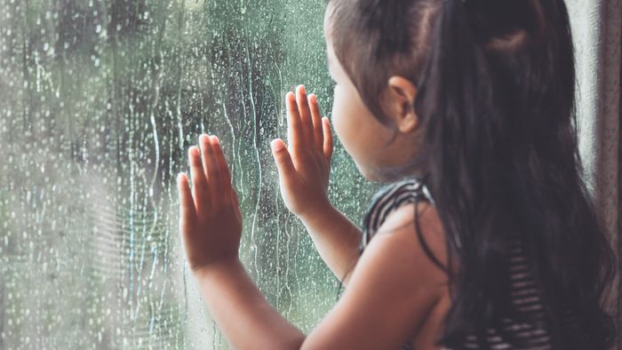  Trẻ em có hệ miễn dịch và cơ chế bảo vệ đường thở chưa hoàn thiện, nên dễ bị tổn thương trước các tác nhân gây nhiễm trùng hô hấp. Ảnh: Abcnews4.