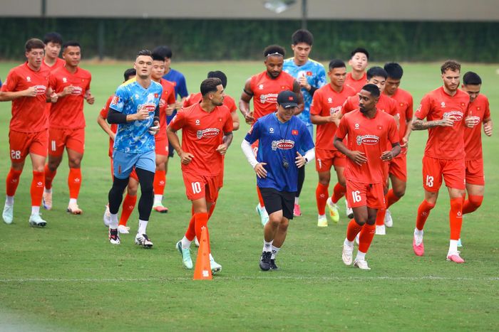  Đây là tin tức được quan tâm đặc biệt bởi vai trò cực kỳ quan trọng cả về chuyên môn, tinh thần lẫn tính biểu tượng của Quang Hải ở tuyển Việt Nam suốt nhiều năm qua. 