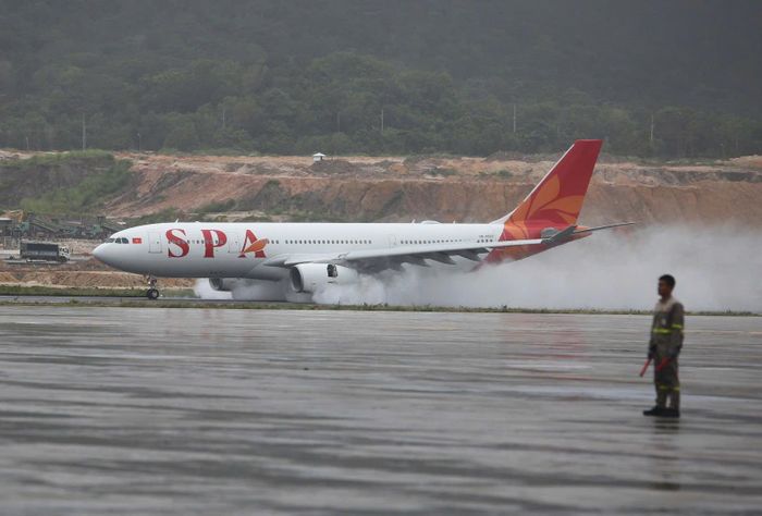 Chiều 22/9, Sun PhuQuoc Airways (SPA) chính thức tiếp nhận tàu bay thân rộng Airbus A330 đầu tiên, mang số hiệu đăng ký VN-A969, tại Cảng hàng không quốc tế Phú Quốc.