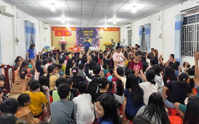 Chương trình “Vui hội Trăng rằm năm 2026” thu hút đông đảo học sinh đến tham gia