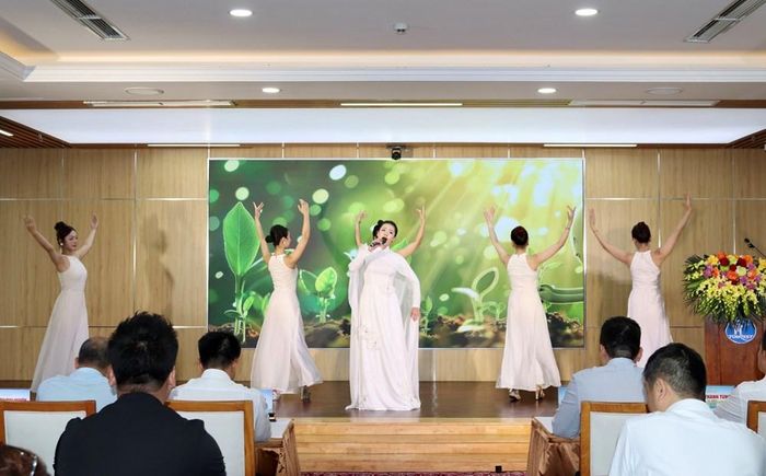 Tiết mục nghệ thuật tại Lễ phát động