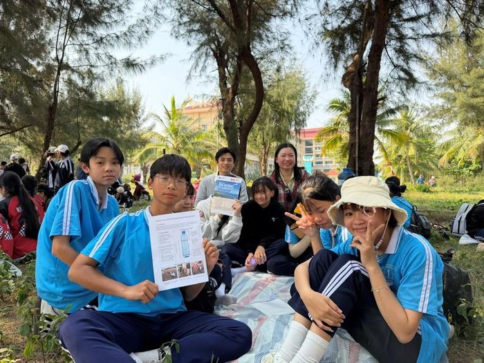 Các bạn học sinh ở Hội An tham gia hoạt động trải nghiệm, tìm hiểu về bảo tồn đại dương