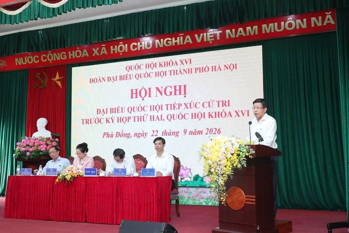 Phó Chủ tịch Thường trực UBND TP. Hà Nội Dương Đức Tuấn phát biểu tiếp thu và trả lời ý kiến cử tri