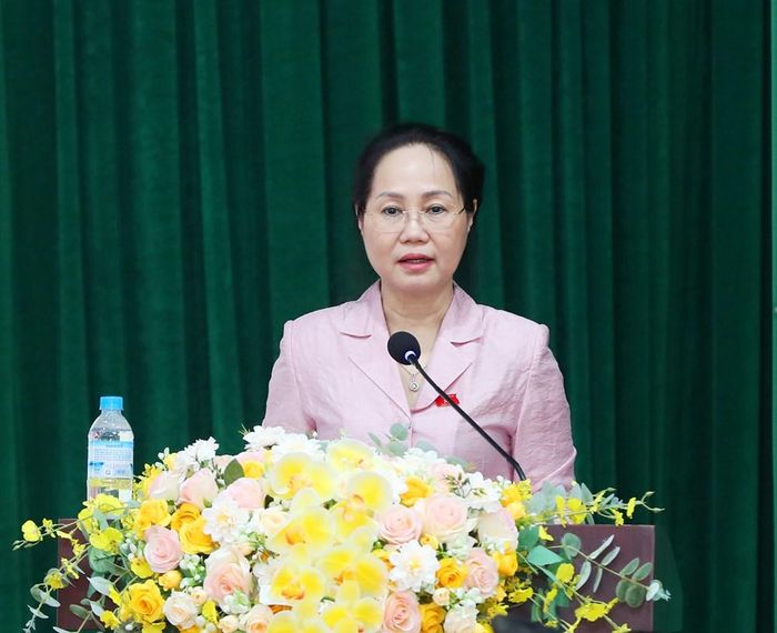 Bộ trưởng Bộ VHTTDL Lâm Thị Phương Thanh trình bày báo cáo dự kiến chương trình, nội dung Kỳ họp thứ hai, Quốc hội khóa XVI