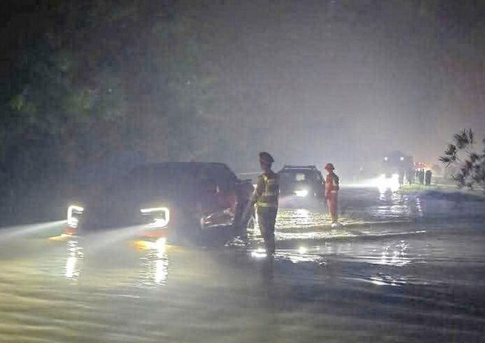 Nhiều khu vực trên tuyến Quốc lộ 3 và cao tốc Hà Nội - Thái Nguyên bị ngập sâu, trong đợt lũ tháng 10 năm ngoái. Ảnh minh họa. Nguồn: CACC