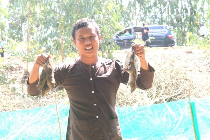 Mô hình chất chà chuột phục vụ du lịch trải nghiệm ở Vườn quốc gia Tràm Chim, mang lại sự thích thú cho du khách