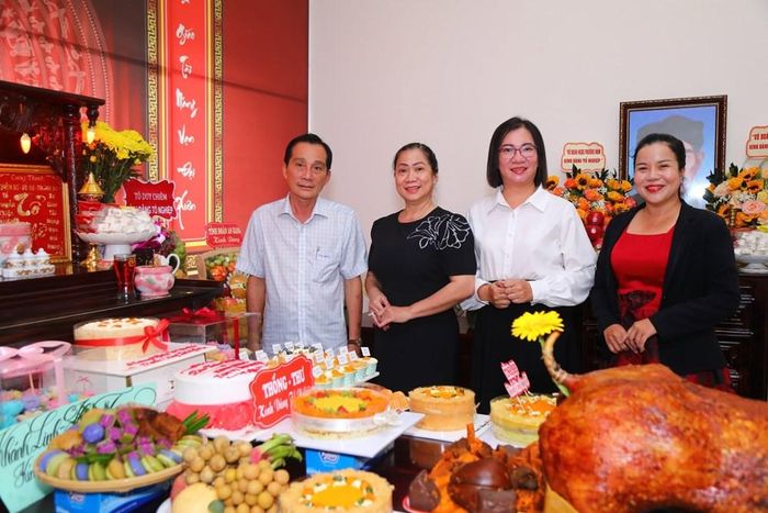Ban Giám đốc Trung tâm Văn hóa – Nghệ thuật tỉnh dâng hương tri ân Tổ nghiệp
