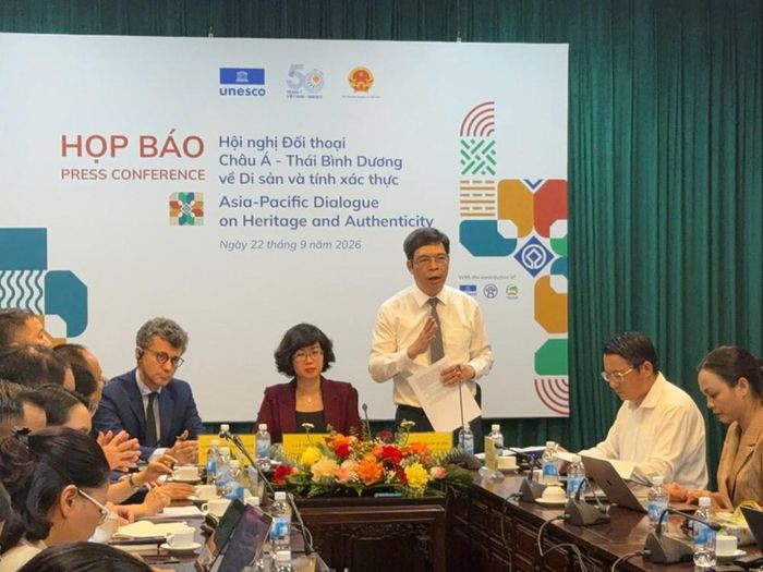 Ông Nguyễn Thanh Quang, Giám đốc Trung tâm Bảo tồn Di sản Thăng Long - Hà Nội phát biểu tại cuộc họp báo