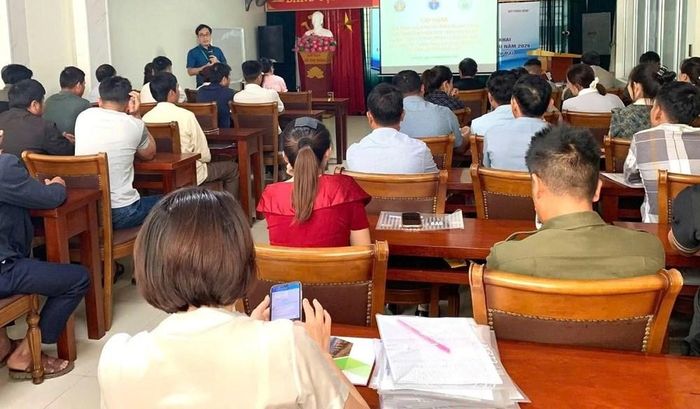 Lớp tập huấn cho nhân viên y tế thôn, bản đến từ 37 xã, phường trên địa bàn Lai Châu. Ảnh: CDC Lai Châu