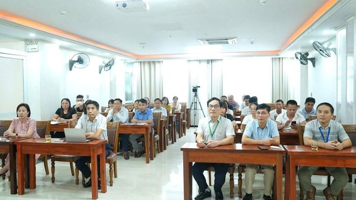 Các học viên tham dự lớp tập huấn, nghiên cứu