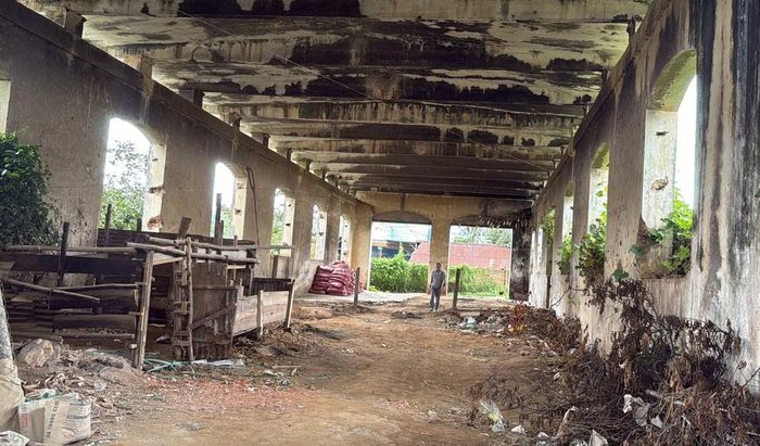 “Depot Gare” – gara sửa chữa, bảo dưỡng tàu tại ga Eo Gió (xã D’Ran) hiện vẫn còn giữ gần như nguyên vẹn khối công trình. Ảnh: Nguyễn Dũng – TTXVN