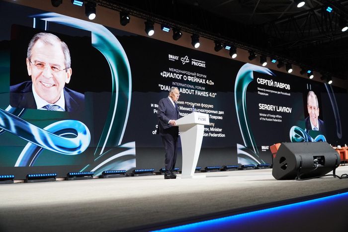 Bộ trưởng Ngoại giao Nga Sergey Lavrov phát biểu chào mừng Diễn đàn quốc tế "Đối thoại về tin giả 4.0". Ảnh: Tâm Hằng - PV TTXVN tại LB Nga