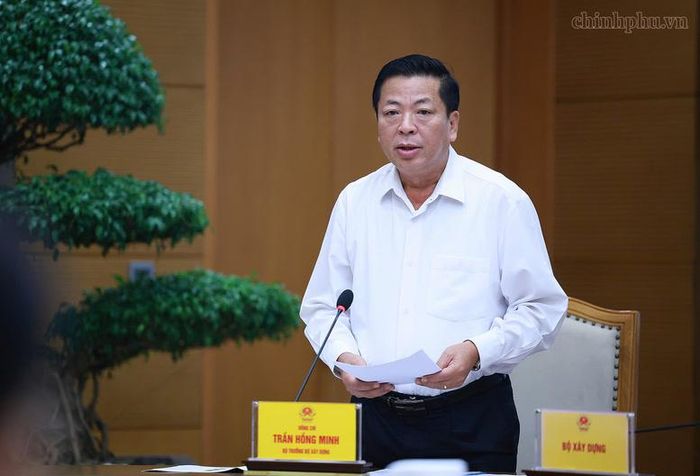 Bộ trưởng Bộ Xây dựng Trần Hồng Minh báo cáo tại cuộc họp - Ảnh: chinhphu.vn/Nhật Bắc