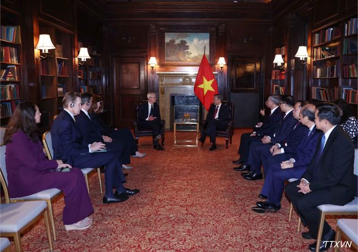 Tổng Bí thư, Chủ tịch nước Tô Lâm tiếp ông Tim Cook, Chủ tịch điều hành Tập đoàn Apple. (Ảnh: Thống Nhất/TTXVN)