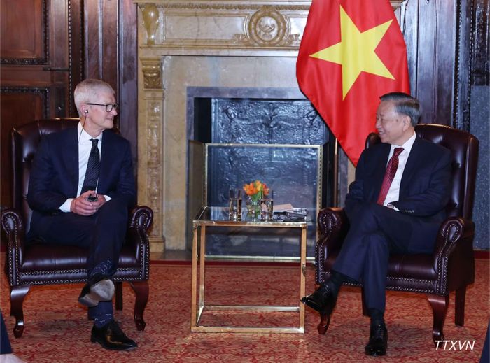  Tổng Bí thư, Chủ tịch nước Tô Lâm tiếp ông Tim Cook, Chủ tịch điều hành Tập đoàn Apple﻿. (Ảnh: Thống Nhất/TTXVN) 