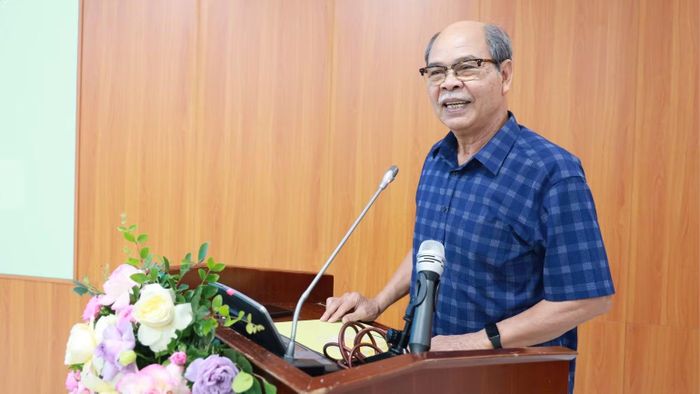 Đại biểu trình bày tham luận tại Hội thảo. (Ảnh: Minh Sơn)