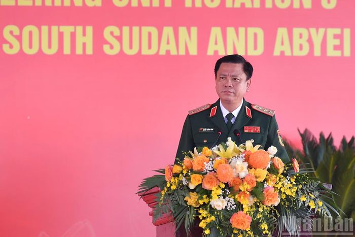 Thượng tướng Nguyễn Trường Thắng phát biểu tại lễ xuất quân.