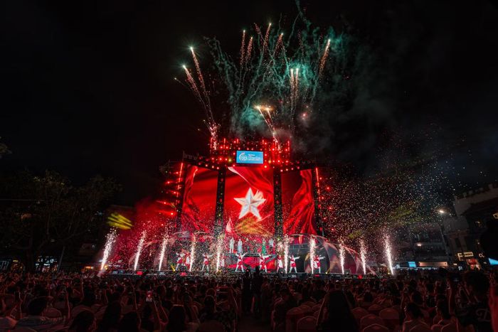 Festival Thăng Long-Hà Nội 2026 vừa diễn ra thu hút sự quan tâm của đông đảo khách du lịch quốc tế.