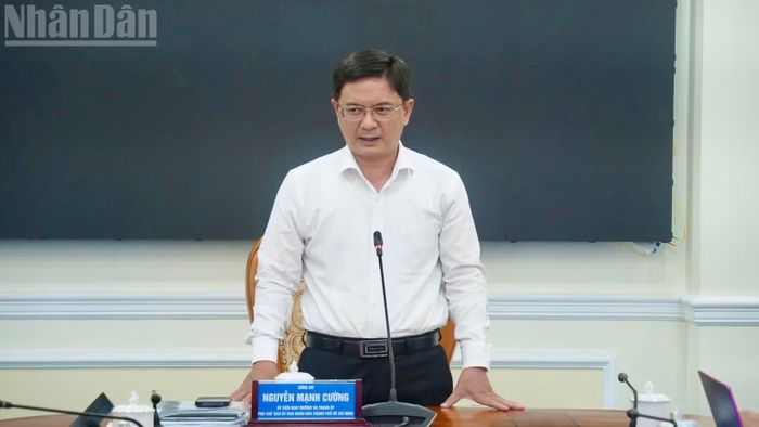 Đồng chí Nguyễn Mạnh Cường, Ủy viên Dự khuyết Trung ương Đảng, Phó Chủ tịch Ủy ban nhân dân Thành phố Hồ Chí Minh phát biểu.