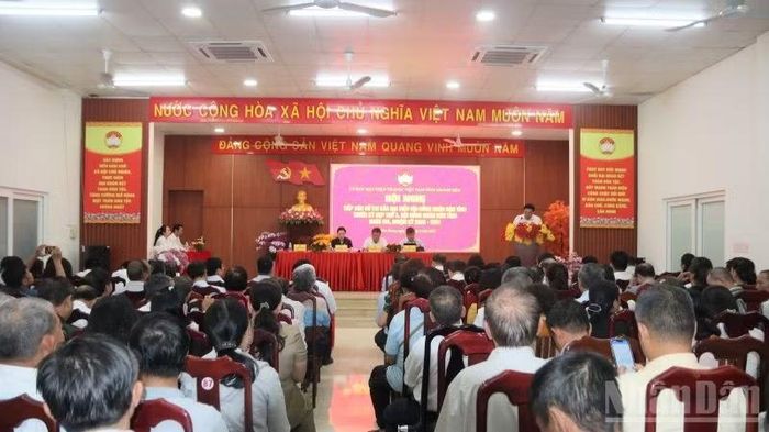Toàn cảnh buổi tiếp xúc cử tri. (Ảnh: VŨ TÂN)