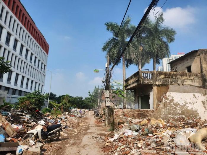 Theo Ủy ban nhân dân phường Từ Liêm (Hà Nội), phường đã tổ chức bốc thăm tái định cư và bàn giao thực địa đối với các hộ trong diện giải tỏa. Trong đó 44 hộ gia đình đủ điều kiện và 51 hộ đã nhận đất thực địa.