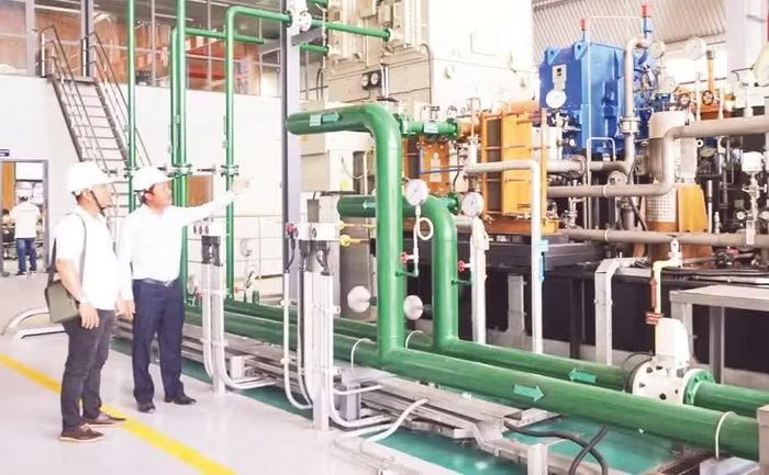  Hệ thống máy đốt rác phát điện trong Khu liên hợp xử lý chất thải ở Thành phố Hồ Chí Minh. (Ảnh: THIÊN LÝ) 