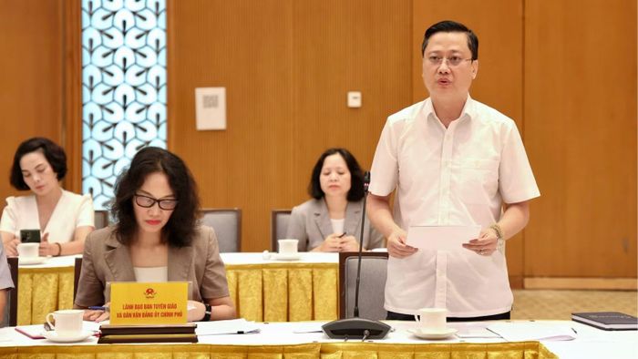 Các đại biểu tham gia góp ý tại hội nghị. (Ảnh: Đảng ủy Chính phủ)