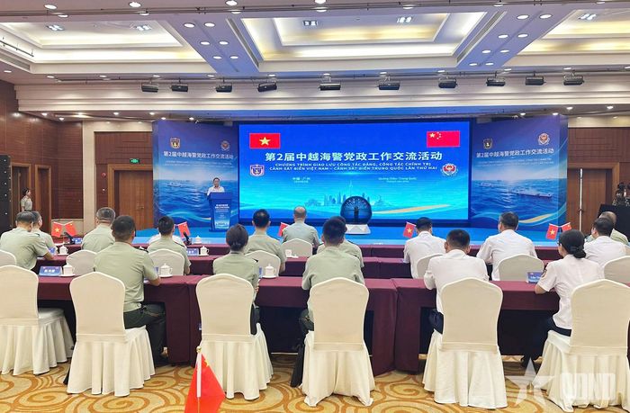 Quang cảnh lễ khai mạc. 