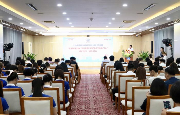   Quang cảnh lễ phát động.  