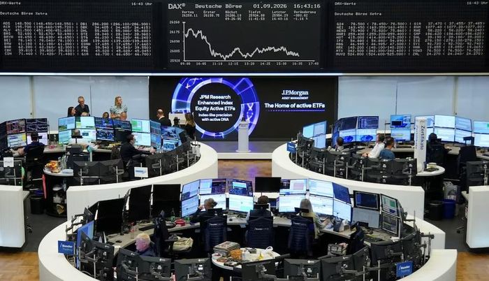Bên trong sàn giao dịch chứng khoán ở Frankfurt, Đức. Ảnh: Reuters