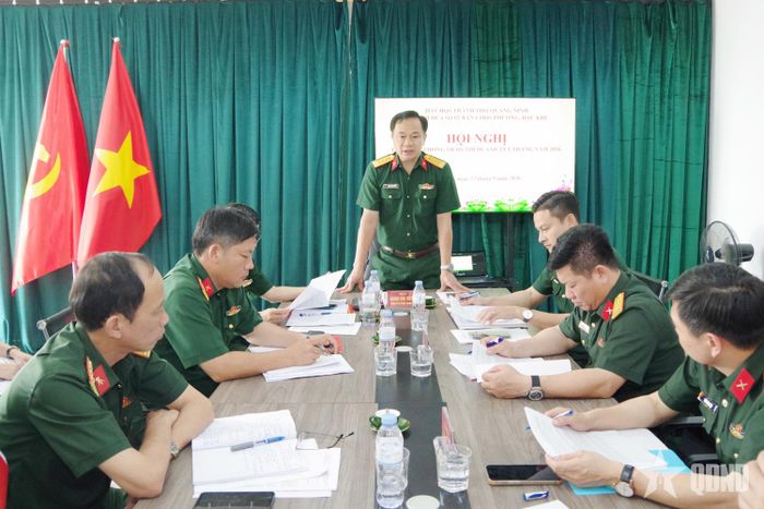 Đại tá Hoàng Văn Thuyết phát biểu chỉ đạo tại hội nghị.