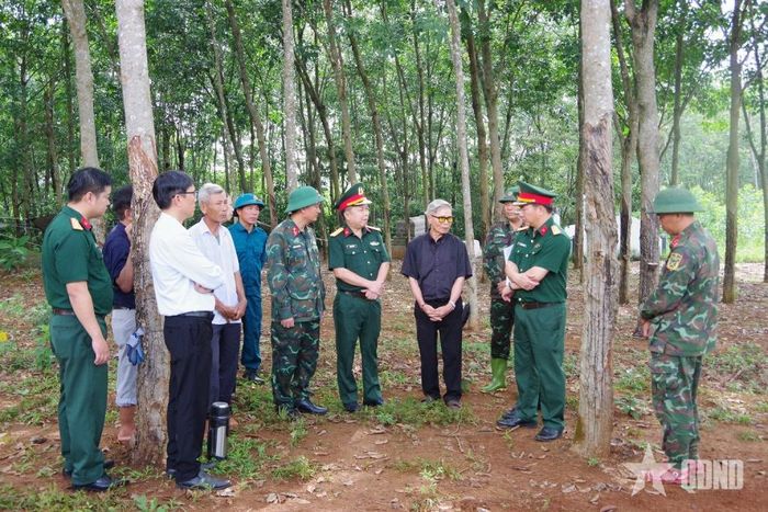 Đoàn công tác Bộ CHQS tỉnh Quảng Trị kiểm tra, chỉ đạo triển khai tìm kiếm hài cốt 11 liệt sĩ đặc công hy sinh trong trận đánh ngày 29-4-1965 tại khu vực Dốc Miếu.